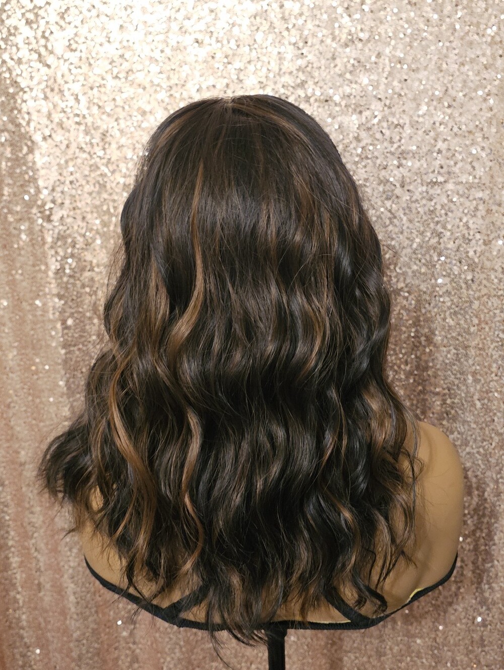 Wig - Picture 3 of 3